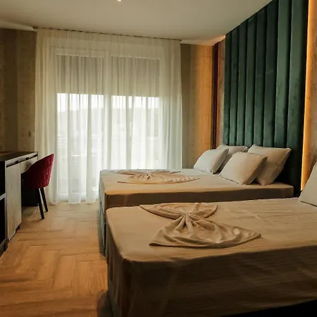 Rozafa Blu 4*